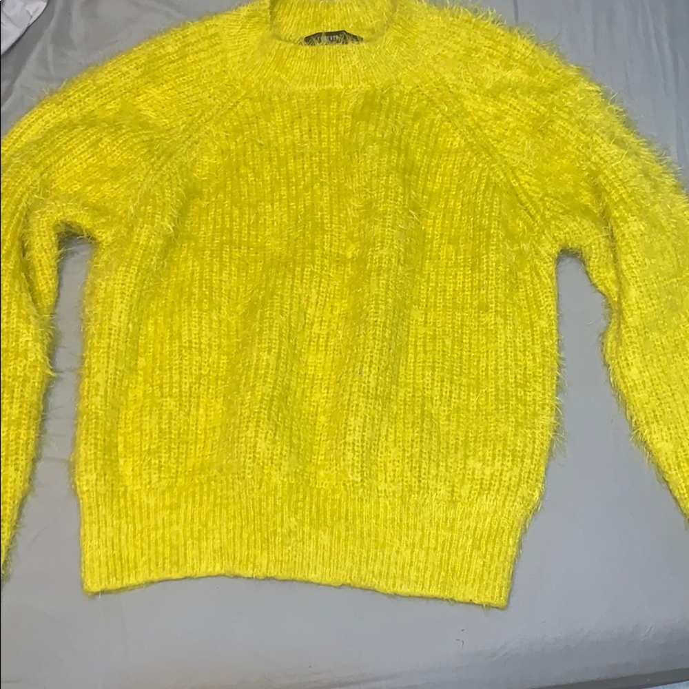 Yellowish sweater from forever 21, soft material